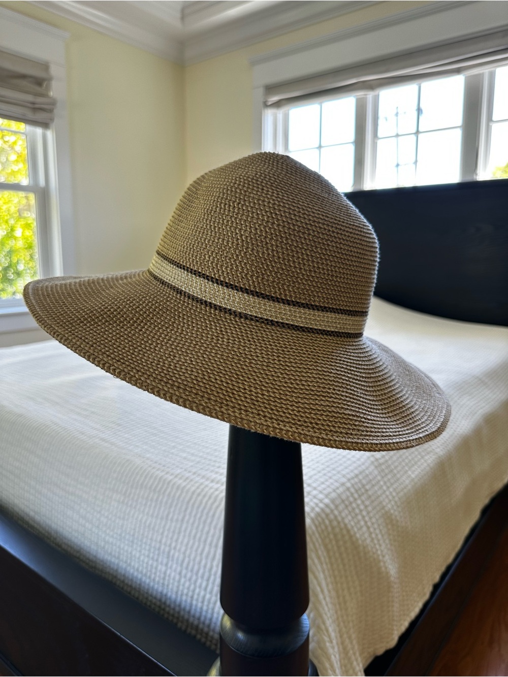 Solar Escape Women’s Neutral Beige Wide-Brim Sun Hat with Contrast Band